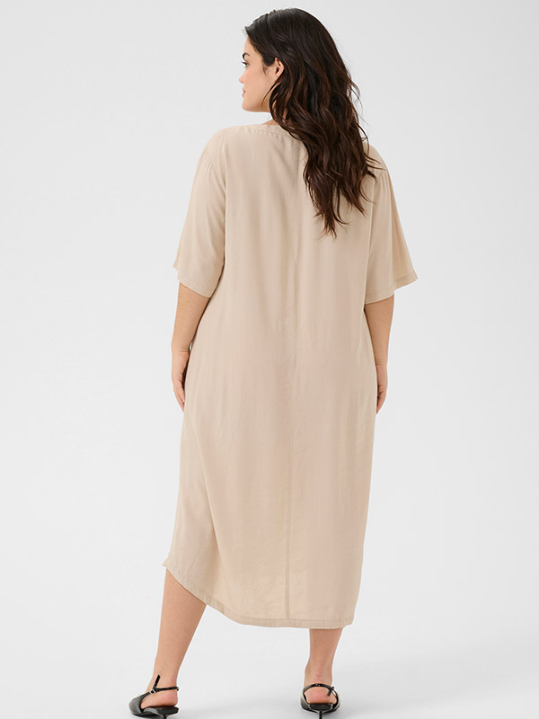 KCMILLE - Plus Size Klänning fra Kaffe Curve