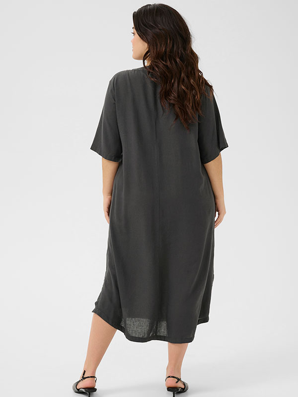 KCMILLE - Plus Size Klänning fra Kaffe Curve