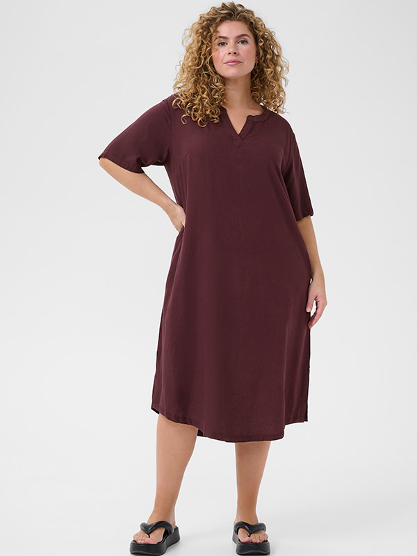 KCMILLE - Plus Size Klänning fra Kaffe Curve