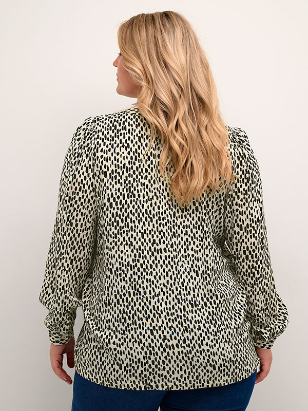 Blus fra Kaffe Curve