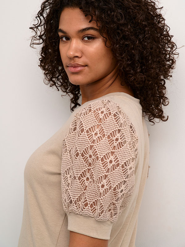 Blus fra Kaffe Curve