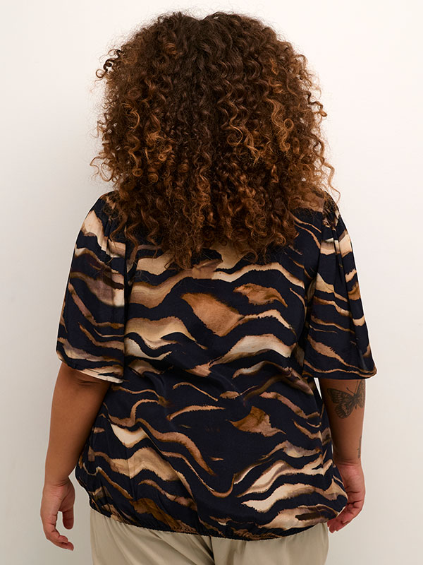 Blus fra Kaffe Curve