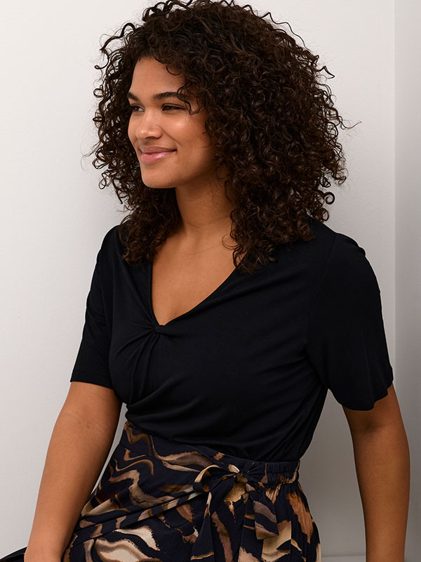 Blus fra Kaffe Curve