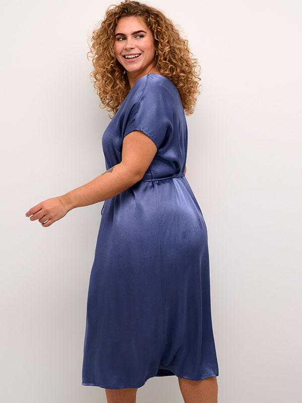 KCKANA - Plus Size Klänning fra Kaffe Curve