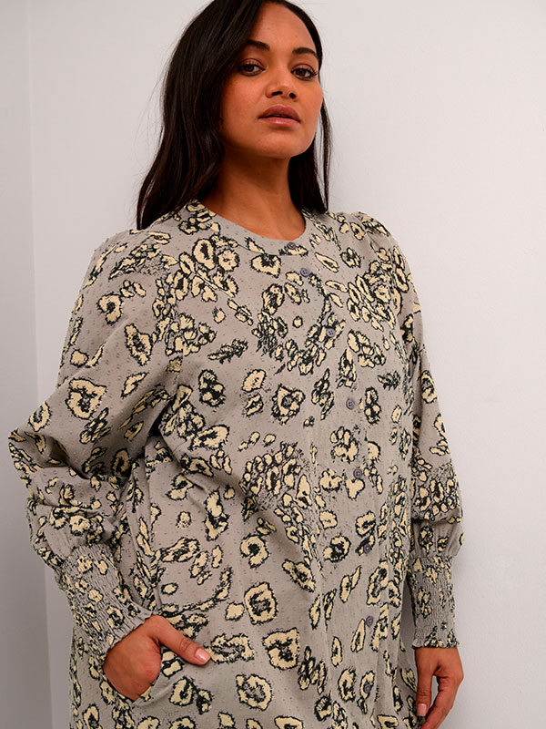 KCLIANA - Plus Size Klänning fra Kaffe Curve