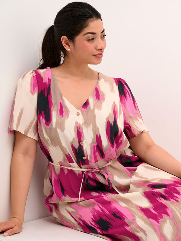 KCALONA - Plus Size Klänning fra Kaffe Curve