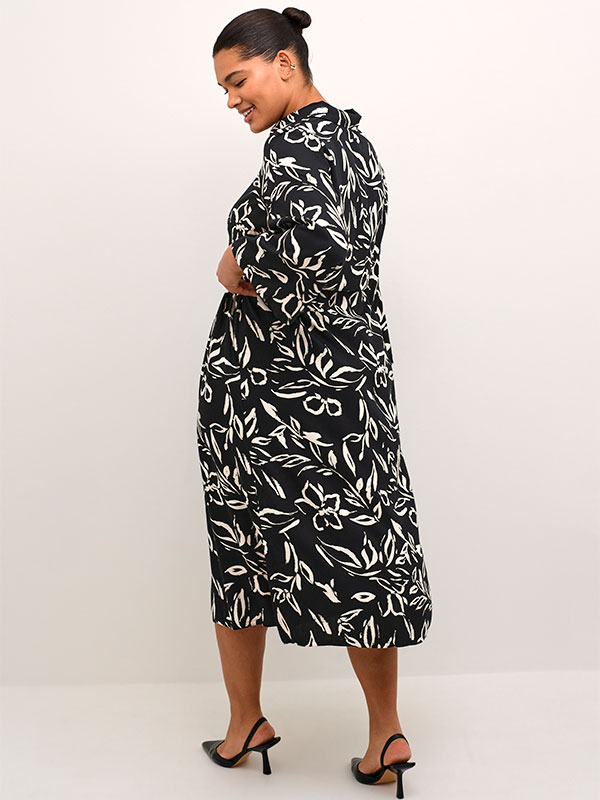 KCFLORA - Plus Size Klänning fra Kaffe Curve