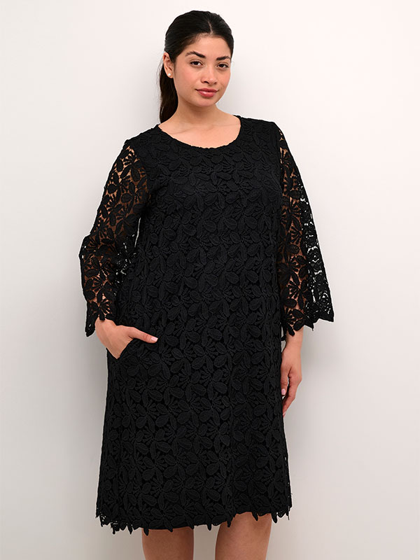 KCEMMA - Plus Size Klänning fra Kaffe Curve