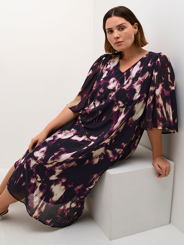 KCNOUR - Plus Size Klänning fra Kaffe Curve