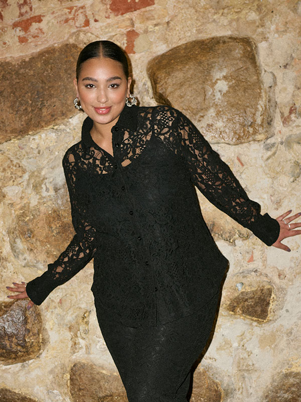 KCNELINA - Plus Size Skjorta fra Kaffe Curve