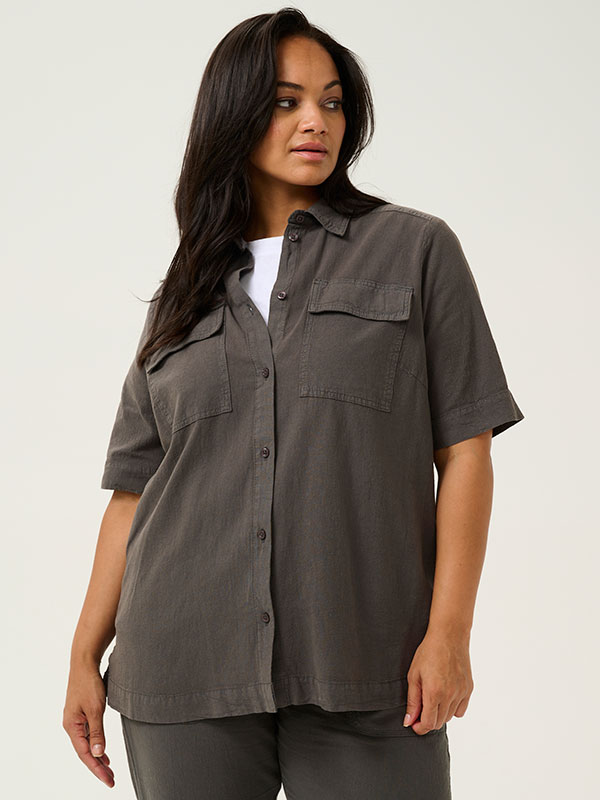 KCNANA - Plus Size Skjorta fra Kaffe Curve