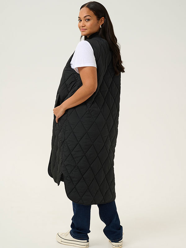 KCNORENA - Plus Size Väst fra Kaffe Curve