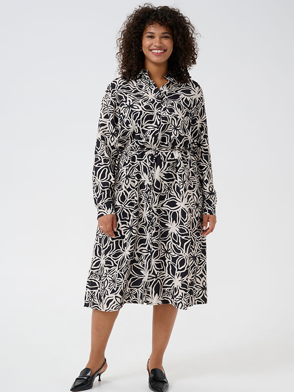 KCHALIAH - Plus Size Klänning fra Kaffe Curve