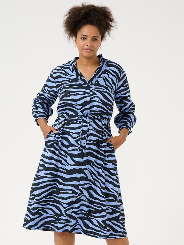 KCOLENA - Plus Size Klänning fra Kaffe Curve