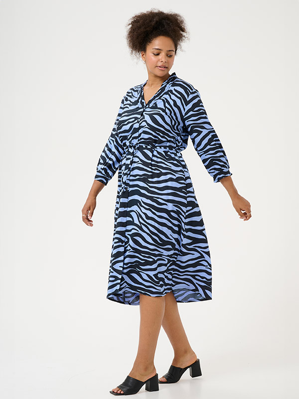 KCOLENA - Plus Size Klänning fra Kaffe Curve