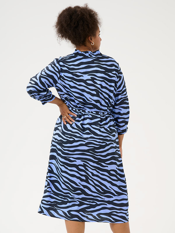 KCOLENA - Plus Size Klänning fra Kaffe Curve