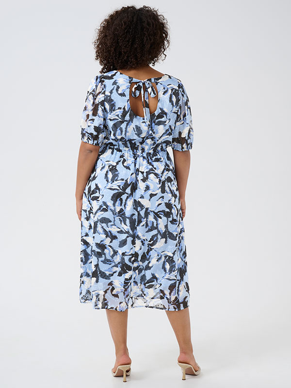 KCELONA - Plus Size Klänning fra Kaffe Curve