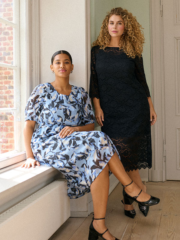 KCJAIDA - Plus Size Klänning fra Kaffe Curve