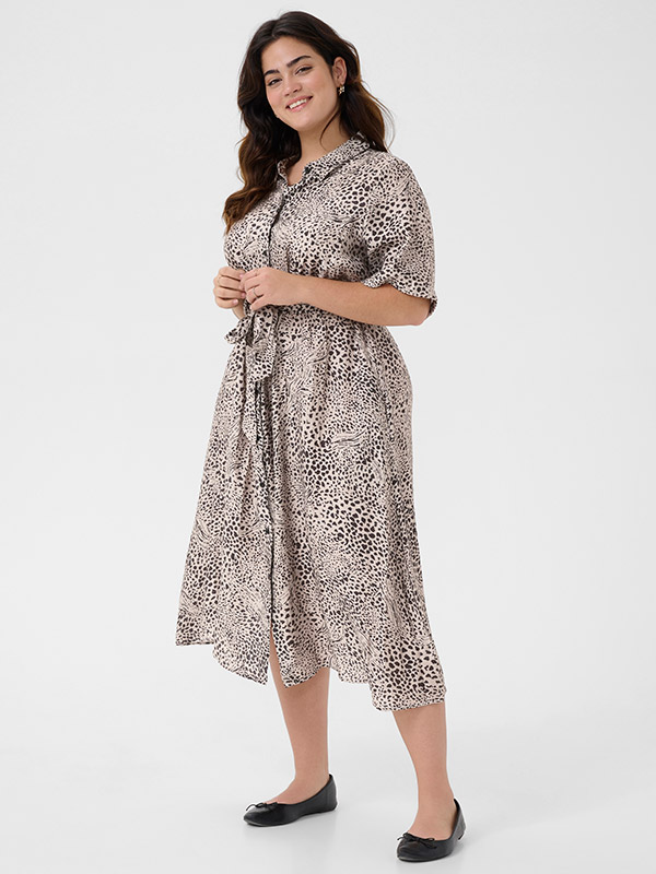 KCDEBRI - Plus Size Klänning fra Kaffe Curve