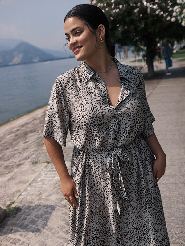 KCDEBRI - Plus Size Klänning fra Kaffe Curve