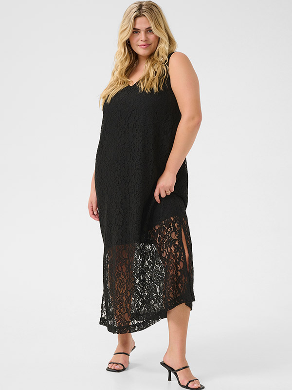 KCLORANI - Plus Size Klänning fra Kaffe Curve