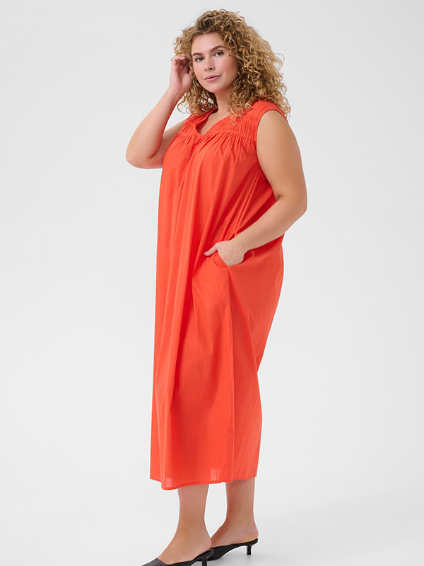 KCTHIA - Plus Size Klänning fra Kaffe Curve