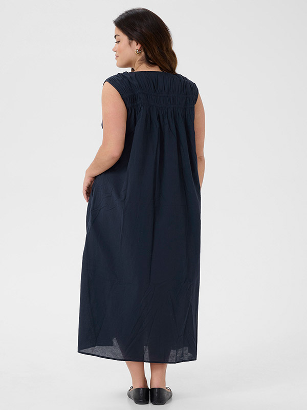KCTHIA - Plus Size Klänning fra Kaffe Curve