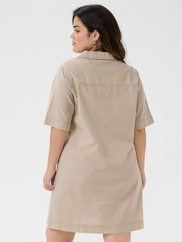KCNANA - Plus Size Klänning fra Kaffe Curve