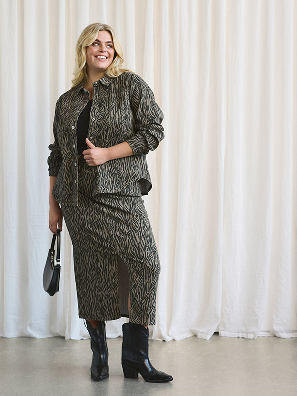 KCLEONOMA - Plus Size Jacka fra Kaffe Curve
