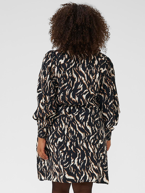 KCMILINA - Plus Size Klänning fra Kaffe Curve
