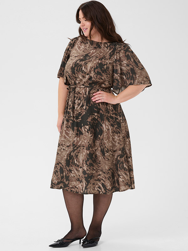 KCJAMIA - Plus Size Klänning fra Kaffe Curve