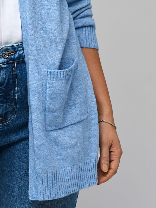 CARESLY - Plus Size Kofta fra Only Carmakoma