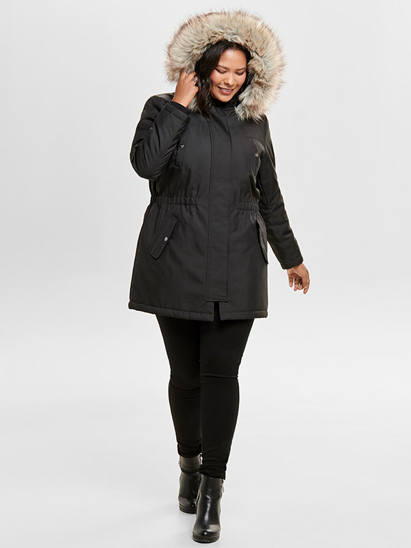 CARIRENA - Plus Size Jacka fra Only Carmakoma