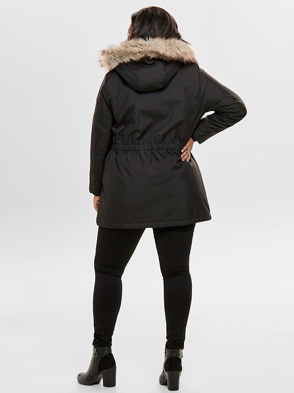 CARIRENA - Plus Size Jacka fra Only Carmakoma