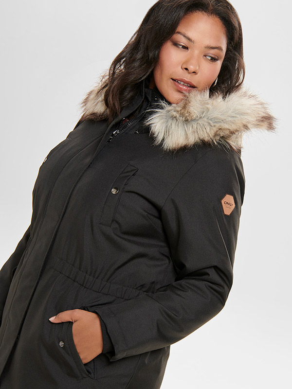 CARIRENA - Plus Size Jacka fra Only Carmakoma