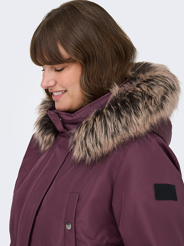 CARIRENA - Plus Size Jacka fra Only Carmakoma