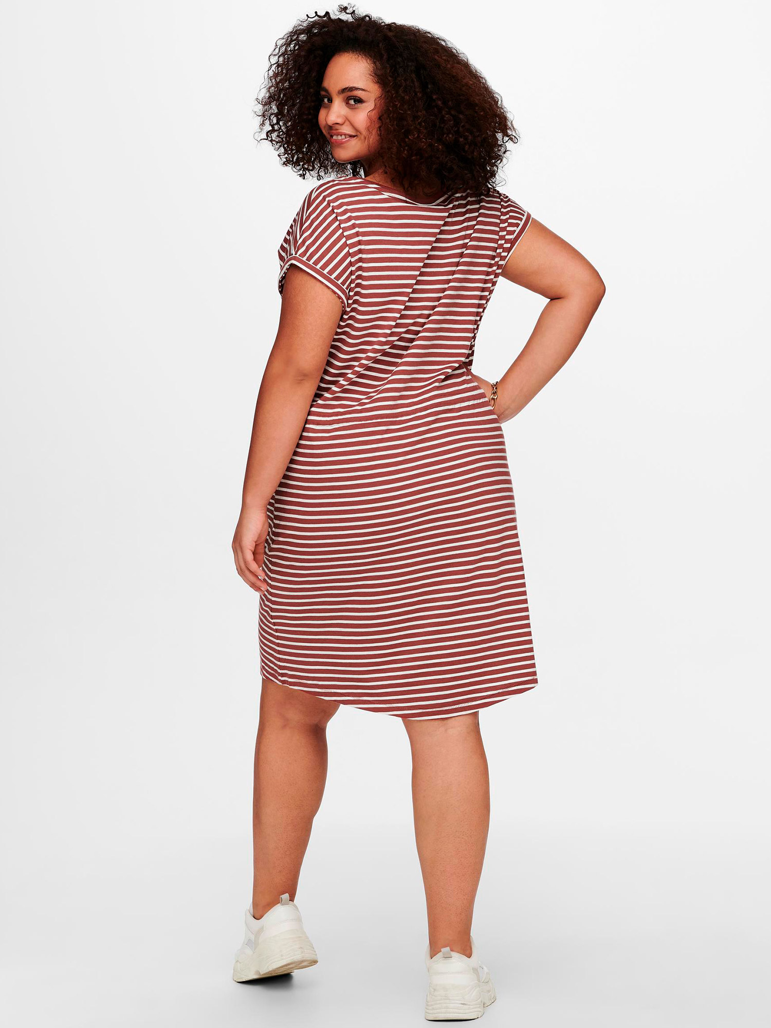APRIL - Plus Size Klänning fra Only Carmakoma