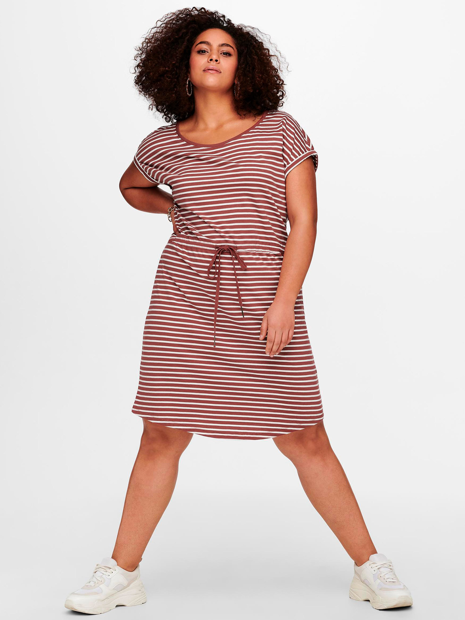 APRIL - Plus Size Klänning fra Only Carmakoma