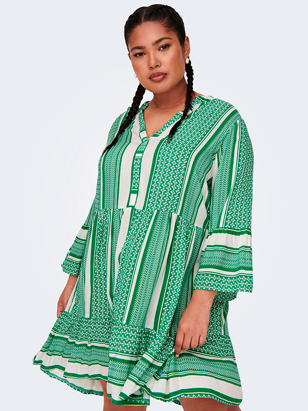 MARRAKESH - Söt viskosklänning i grönt och vitt mönster fra Only Carmakoma
