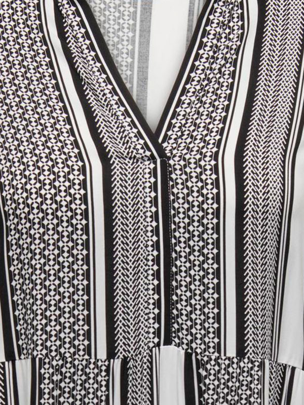 MARRAKESH  - Lång viskosklänning i vitt och svart mönster fra Only Carmakoma