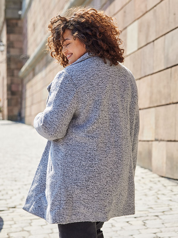 CARNEWSOPHIA - Plus Size Jacka fra Only Carmakoma