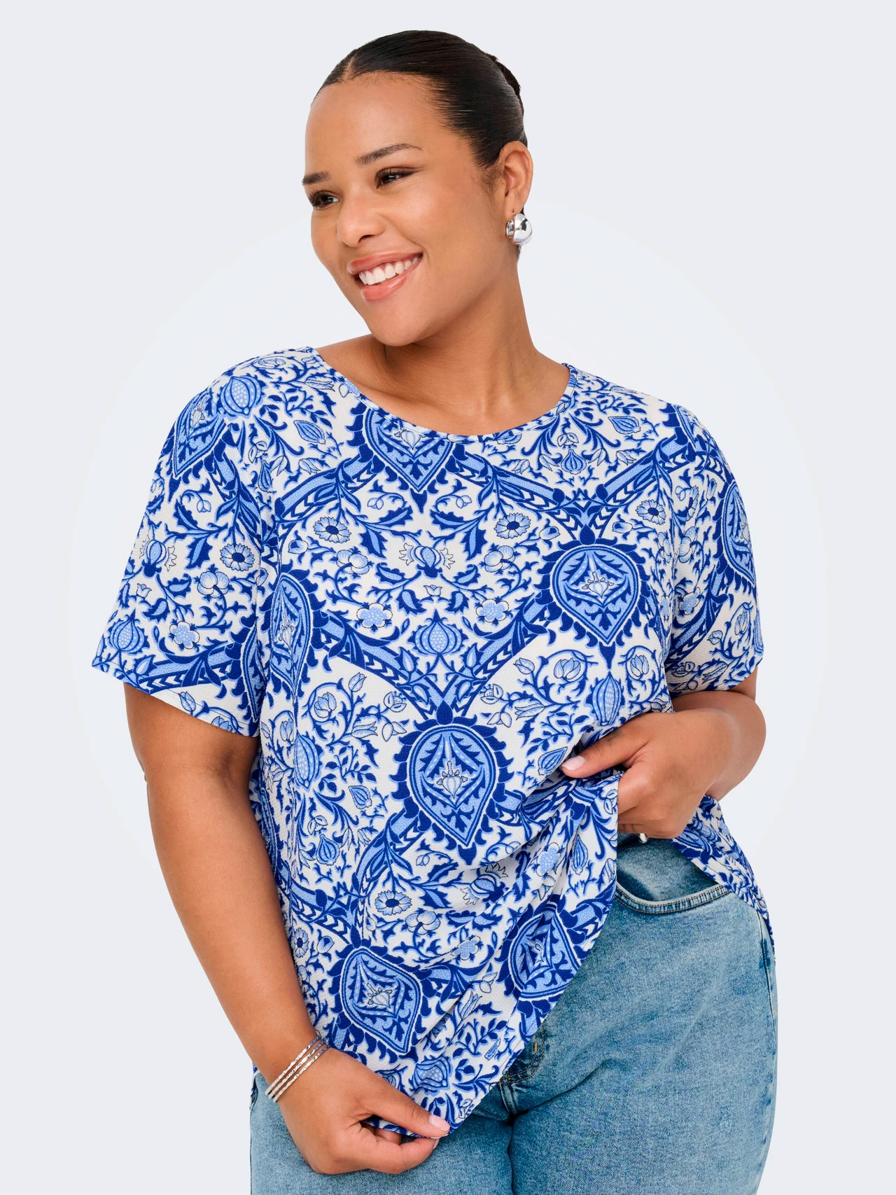 CARVICA - Plus Size Blus fra Only Carmakoma
