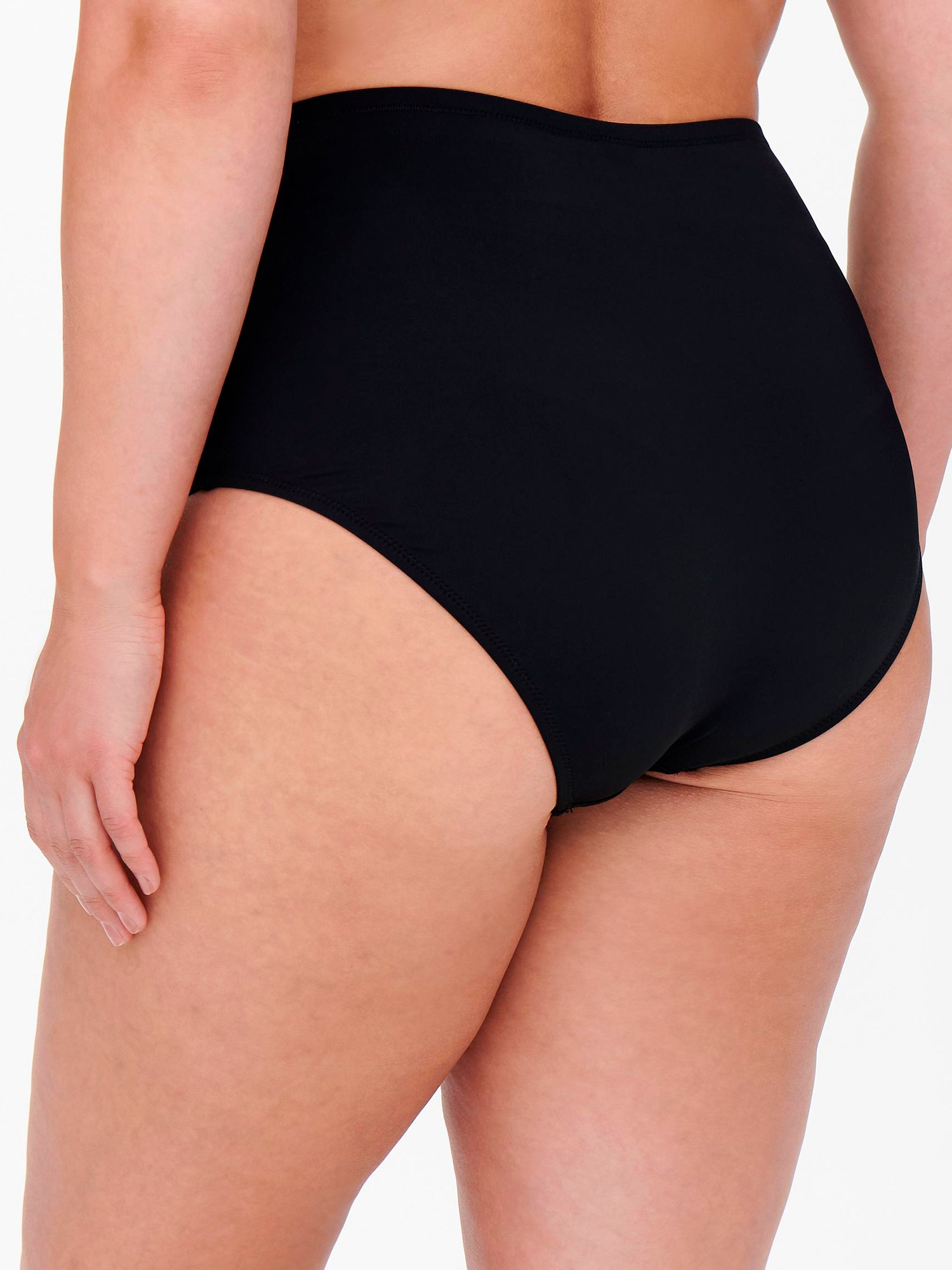 Bikinitrosa fra Only Carmakoma