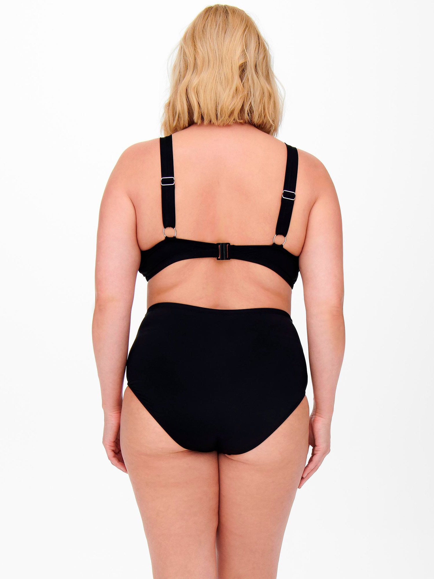 Bikinitrosa fra Only Carmakoma