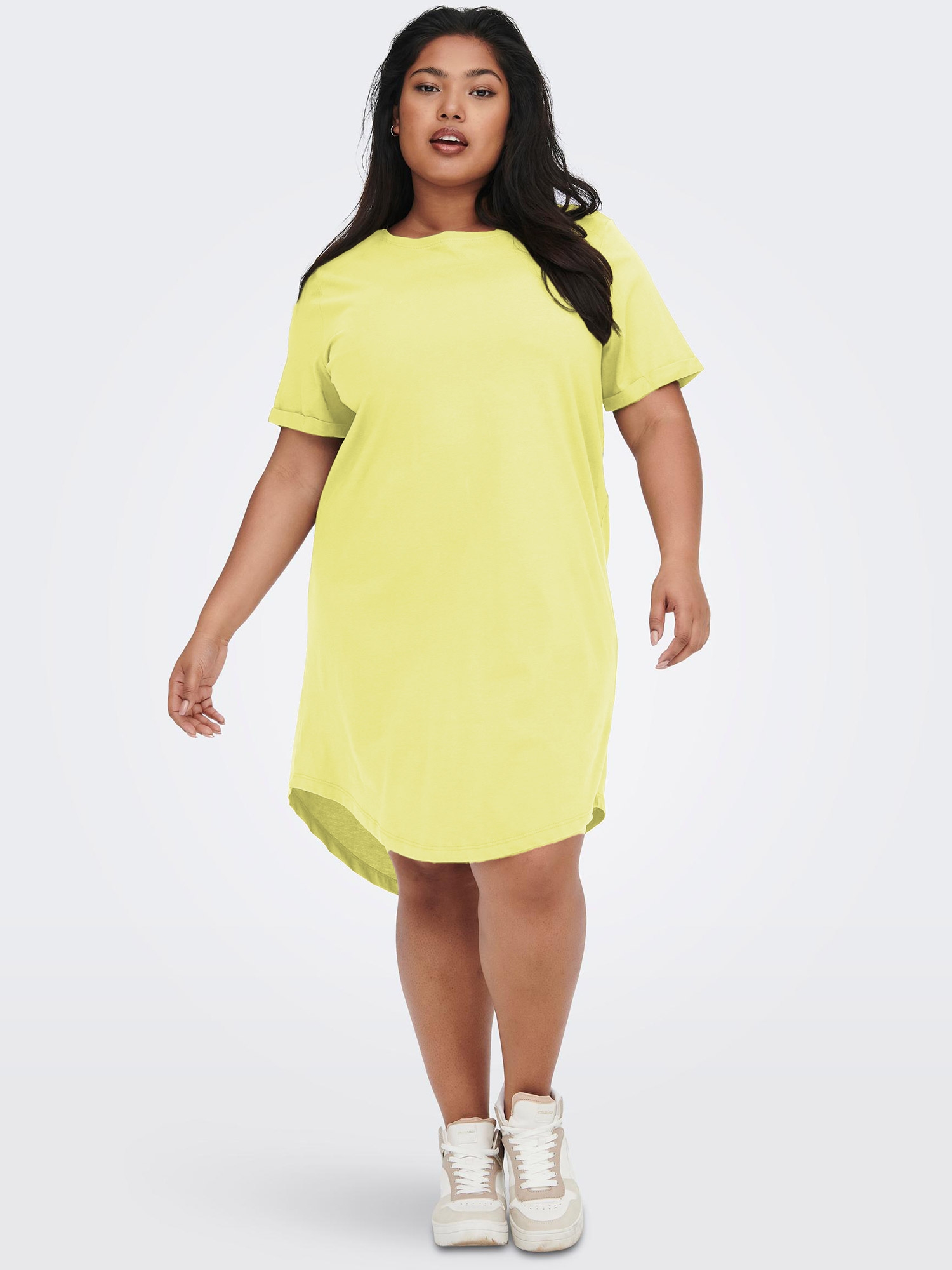Carapril - gul klänning i bomullstrikå fra Only Carmakoma
