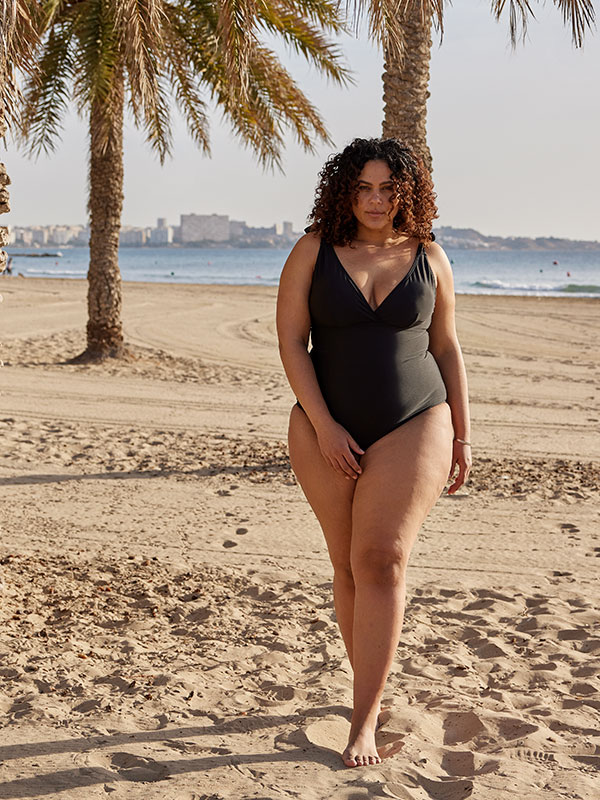 CLARA - Plus Size Baddräkt fra Only Carmakoma