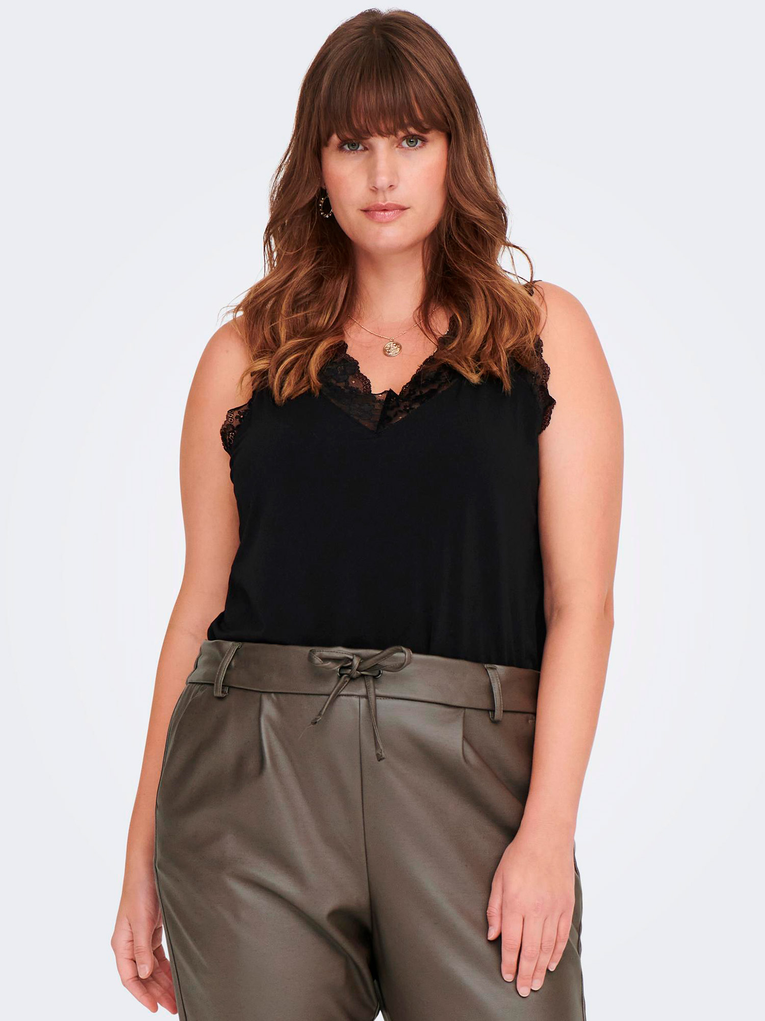 BENNEDIKTE  - Plus Size Top fra Only Carmakoma