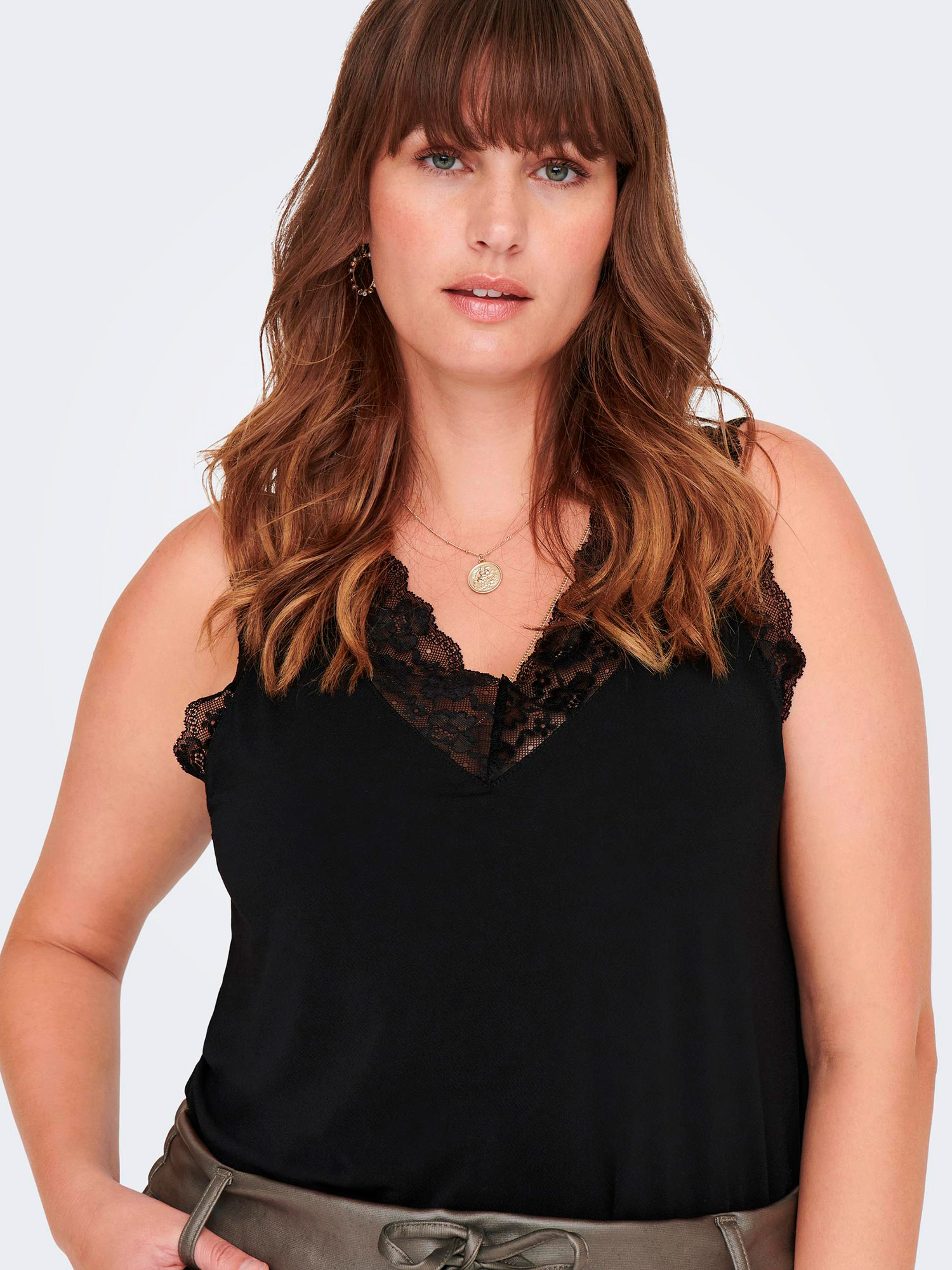 BENNEDIKTE  - Plus Size Top fra Only Carmakoma