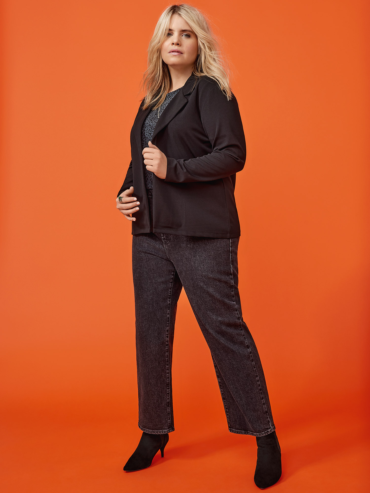 SANIA  - Plus Size Kavaj fra Only Carmakoma