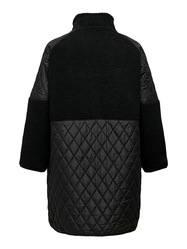 CAROHIO - Plus Size Jacka fra Only Carmakoma